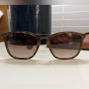 Ray-Ban Chris in Matte Havava